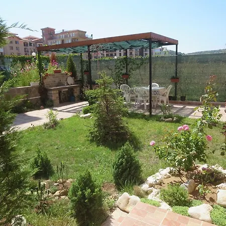 Astara Apartment *